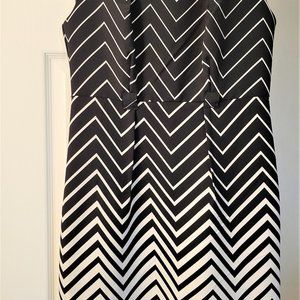 Shelby & Palmer business dress, black and white chevron, belt loops, size 8